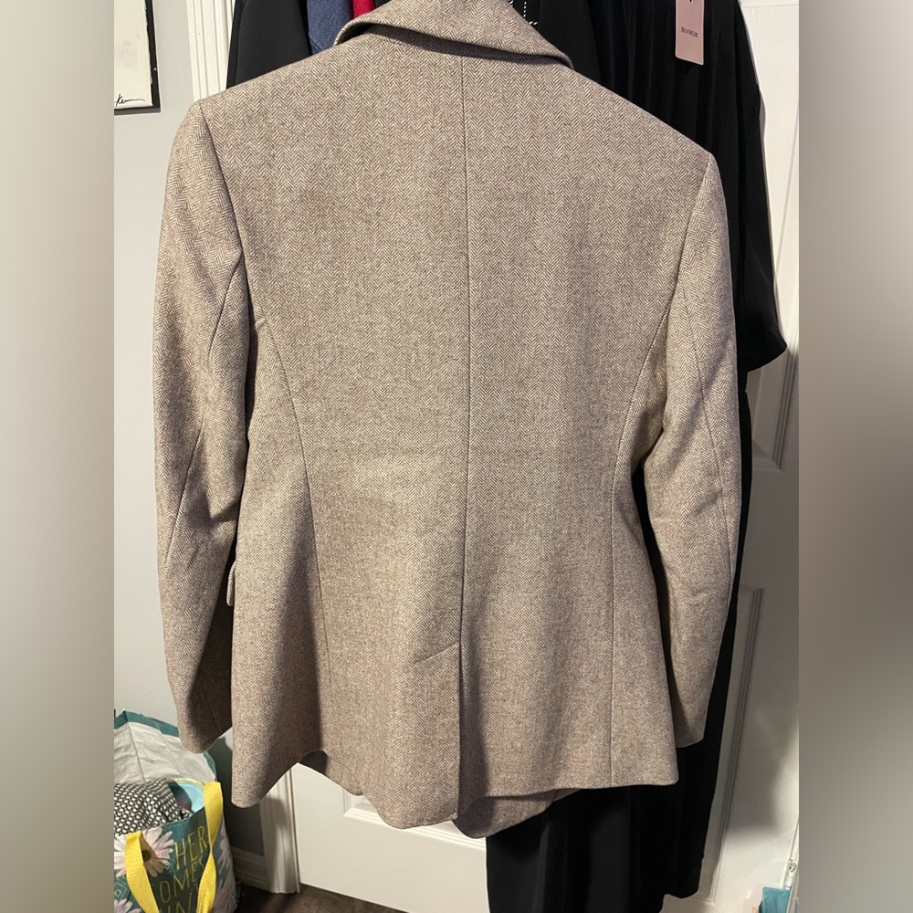 Banana Republic Herringbone Tweed Double-Breasted Blazer Beige with Gold Buttons - Picture 8 of 8